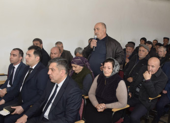 Üçgün kəndində səyyar vətəndaş qəbulu keçirilib.