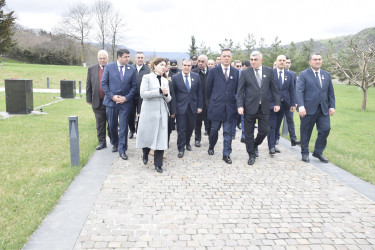 31 Mart - Azərbaycanlıların Soyqırımı Günü ilə əlaqədar Quba şəhərində “Soyqırımı memorial kompleksi” ziyarət olunmuşdur.
