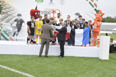 12 yaşadək futbolçular arasında III “Ulduz Cup” beynəlxalq futbol turnirinin final oyunu keçirilib.