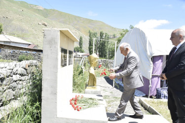 Qarxun kəndində vətəndaşlarla səyyar qəbul keçirilib.