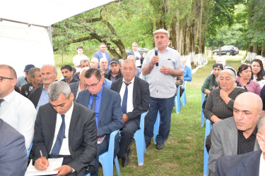 Uzunmeşə kəndində səyyar vətəndaş qəbulu keçirilib.