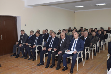 Quba Rayon İcra Hakimiyyətinin başçısı İlqar Mahmudov tərəfindən Ərməki kəndində növbəti səyyar vətəndaş qəbulu keçirilib.