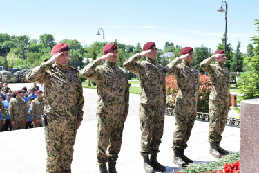 Ümummilli Lider Heydər Əliyevin anadan olmasının 102-ci ildönümü ilə əlaqədar Ulu Öndərin Quba şəhərindəki adını daşıyan mədəniyyət və istirahət parkındakı abidəsi ziyarət edilib.