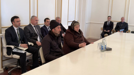 Quba Rayon İcra Hakimiyyətinin başçısı İlqar Mahmudovun Qəçrəş kəndində keçirilən səyyar vətəndaş qəbulundan sonra, fərdi vətəndaş qəbulu da təşkil edilmişdir.