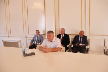 Rayon İcra Hakimiyyəti başçısı İlqar Mahmudov tərəfindən fərdi vətəndaş qəbulları davam etdirilir.