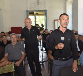 Yerfi kəndində vətəndaşlarla səyyar qəbul keçirildi.