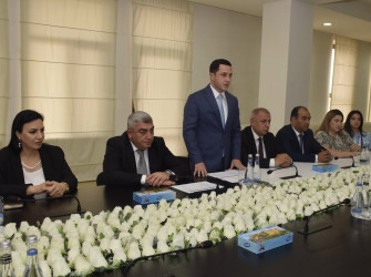 Ali təhsil müəssisələrinə yüksək balla qəbul olunan məzunlarla görüş keçirildi.