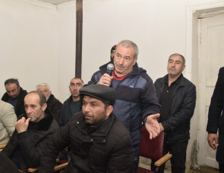 Üçgün kəndində səyyar vətəndaş qəbulu keçirilib.