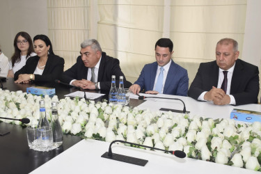 Ali təhsil müəssisələrinə yüksək balla qəbul olunan məzunlarla görüş keçirildi.