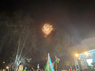 Qubada Şanlı Zəfərin beşinci ildönümü münasibətilə möhtəşəm bayram konserti keçirilib.