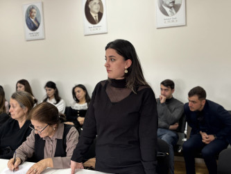 “Uşaq hüquqlarının müdafiəsi üzrə ayrı-ayrı sahələrdə mütəxəssis hazırlığının təmin edilməsi “ istiqamətində dəyirmi masa ətrafında maarifləndirici təlim keçirilmişdir.