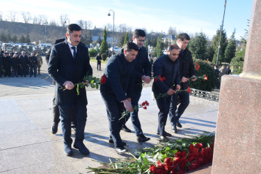 12 Dekabr - Ümummilli Lider Heydər Əliyevin anım günü.