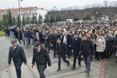 12 Dekabr - Ümummilli Lider Heydər Əliyevin Anım Günü Ulu Öndərin abidəsi ziyarət olunub.