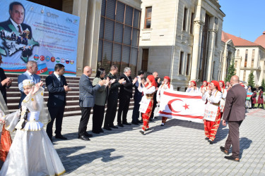 Quba şəhərində “Mən fəxr edirəm ki, Azərbaycanlıyam” adlı II Beynəlxalq folklor rəqs və yaradıcılıq festivalı keçirilib.