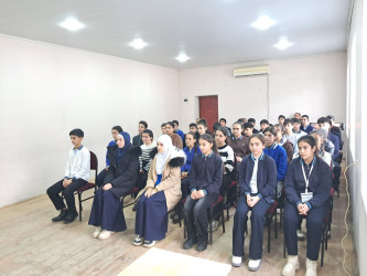 “Uşaqlar arasında zərərli informasiyanın qarşısının alınması” mövzusunda tədbir keçirilmişdir.