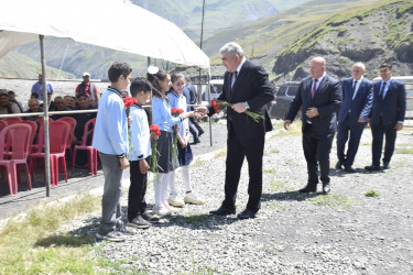 Qarxun kəndində vətəndaşlarla səyyar qəbul keçirilib.