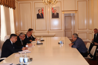 Quba Rayon İcra Hakimiyyətinin başçısı İlqar Mahmudov vətəndaşlarla görüş keçirib.