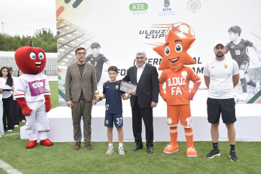12 yaşadək futbolçular arasında III “Ulduz Cup” beynəlxalq futbol turnirinin final oyunu keçirilib.