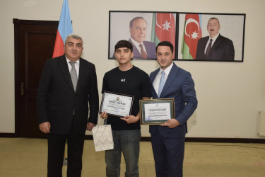 Ali təhsil müəssisələrinə yüksək balla qəbul olunan məzunlarla görüş keçirildi.