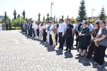 Qubada həqiqi hərbi xidmətə yola salınan çağırışçıların təntənəli yolasalma mərasimi keçirilib.