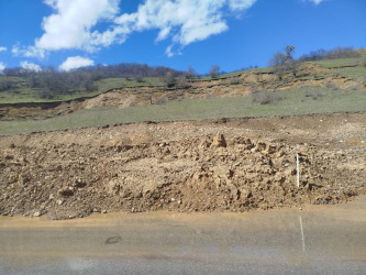 Quba Rayon İcra Hakimiyyətinin başçısı  İlqar Mahmudov intensiv leysan yağışlarının və torpaq sürüşmələrinin ciddi fəsadlar törətdiyi Quba-Alpan-Susay-Xınalıq, Quba-İspik-Xınalıq avtomobil yollarındakı mövcud vəziyyətlə tanış olmuşdur.