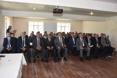 Xaltan kəndində vətəndaşlarla səyyar qəbul keçirildi.