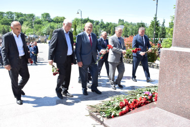 Ümummilli Lider Heydər Əliyevin anadan olmasının 102-ci ildönümü ilə əlaqədar Ulu Öndərin Quba şəhərindəki adını daşıyan mədəniyyət və istirahət parkındakı abidəsi ziyarət edilib.