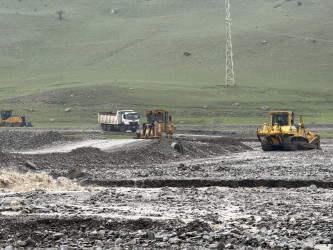 Quba-Qonaqkənd avtomobil yolunda alternativ yolun inşası işləri davam etdirilir.