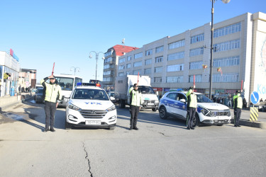 Xocalı soyqırımı qurbanlarının xatirəsi bir dəqiqəlik sükutla yad edilmişdir