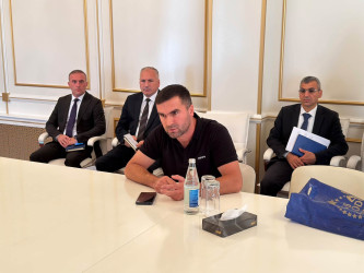 Fərdi vətəndaş qəbulları davam etdirilir.