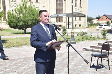 Qubada həqiqi hərbi xidmətə yola salınan çağırışçıların təntənəli yolasalma mərasimi keçirilib.