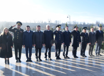 12 Dekabr - Ümummilli Lider Heydər Əliyevin anım günü.