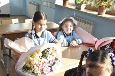 Quba şəhər 2 nömrəli təbiət fənləri təmayüllü məktəb-liseydə Bilik Günü qeyd olunub.