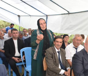 Küpçalqışlaq kəndində vətəndaşlarla səyyar qəbul keçirilib.