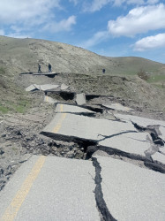 Quba-Qonaqkənd-Muçu avtomobil yolunun 42-ci kilometrliyində yaranmış vəziyyətlə əlaqədar Rayon İcra Hakimiyyətinin başçısı İlqar Mahmudov əraziyə baxış keçirmişdir.