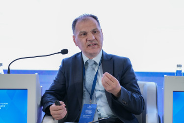 Qubada keçirilən “Dini ekstremizmə qarşı mübarizə və müasir çağırışlar” mövzusunda regional konfrans işini panel sessiyalarla davam etdirib.