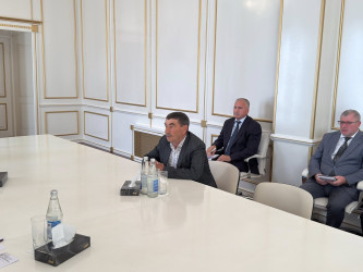 Vətəndaşlarla birbaşa ünsiyyətin davamlı olaraq həyata keçirilməsi diqqət mərkəzində saxlanılır.