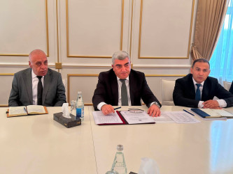 Quba Rayon İcra Hakimiyyətinin başçısı İlqar Mahmudov şəhid ailələri ilə görüşdü.