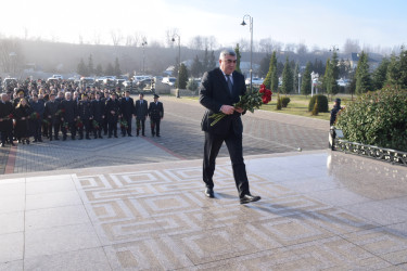 12 Dekabr - Ümummilli Lider Heydər Əliyevin anım günü.