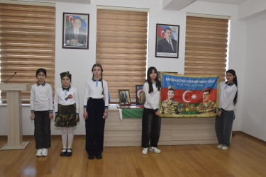 Quba Rayon Tarix-Diyarşünaslıq Muzeyinin akt zalında 44 günlük Vətən Müharibəsi şəhidi Hacıyev Aydəmir Sənan oğlunun xatirəsinə həsr olunmuş tədbir keçirilmişdir.