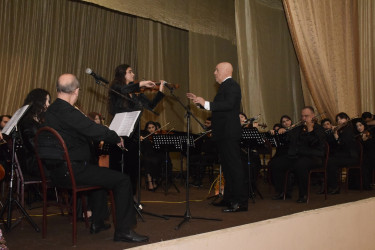 Qubada Ümummilli Lider Heydər Əliyevin anadan olmasının 103-cü ildönümünə həsr olunmuş konsert proqramı keçirilib.