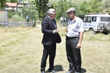 Yerfi kəndində vətəndaşlarla səyyar qəbul keçirildi.