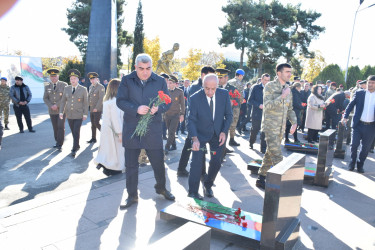 Zəfər Günündə rayonun Şəhidlər Xiyabanı ziyarət olundu.