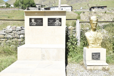 Qarxun kəndində vətəndaşlarla səyyar qəbul keçirilib.