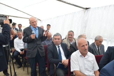 Rayon İcra Hakimiyyətinin başçısı İlqar Mahmudov Küsnət kəndində səyyar vətəndaş qəbulu keçirilib.