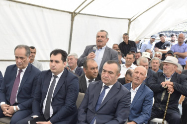 Qarxun kəndində vətəndaşlarla səyyar qəbul keçirilib.