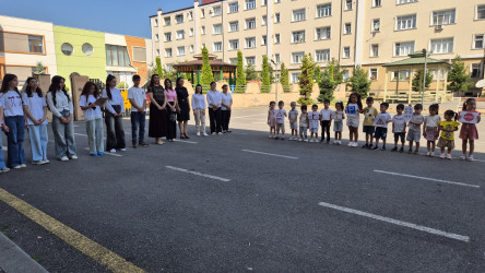 Məktəbəqədər təhsil müəssisəsində "Yol hərəkəti qaydaları" haqqında maarifləndirici tədbir keçirilmişdir.