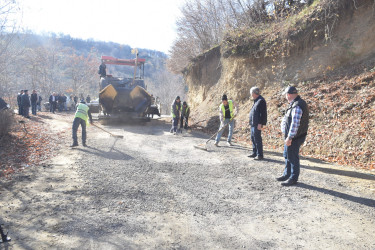 Quba – İspik avtomobil yolunun asfaltlanma işlərinə başlanılmışdır.