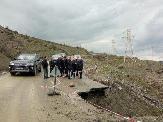 Quba rayonunda yağan güclü və aramsız yağışlar nəticəsində yaranmış sel sularının yaratdığı fəsadlar yerindəcə araşdırılır və aradan qaldırılır.