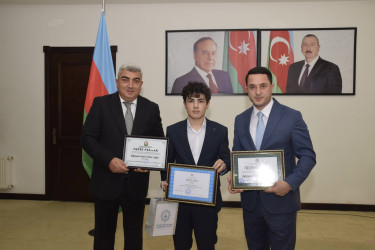 Ali təhsil müəssisələrinə yüksək balla qəbul olunan məzunlarla görüş keçirildi.